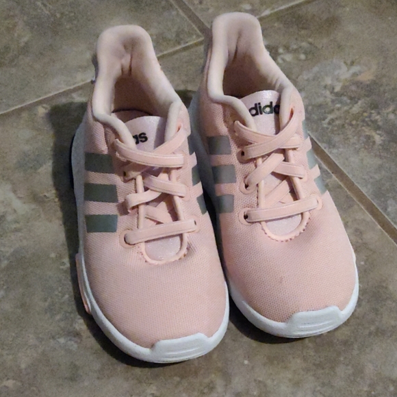 girls pink adidas shoes
